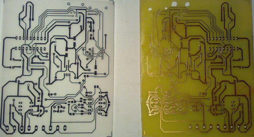 FR4 s naneseným fotorezistem vrtačka na plošné spoje Po návrhu DPS v programu Eagle, byl vytisknut laserovou tiskárnou na pauzovací papír motiv cest.
