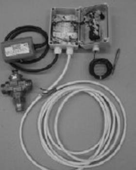 Příslušenství pro elektrokotle Tronic 5000 H EZK-DHW Sada pro připojení externího zásobníku TV ke kotli Tronic 5000 H, obsahuje třícestný přepínací ventil, servopohon a ovládací box s termostatem pro