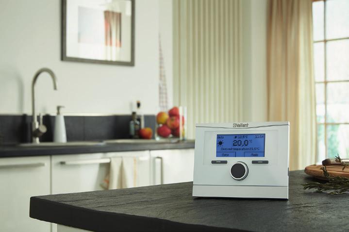 6 Regulace multimatic 700 Vybavení Sadu regulátoru tvoří: ekvitermní regulátor topení multimatic 700 venkovní čidlo Regulátor multimatic 700 Specifické rysy ekvitermní regulátor s textovým displejem