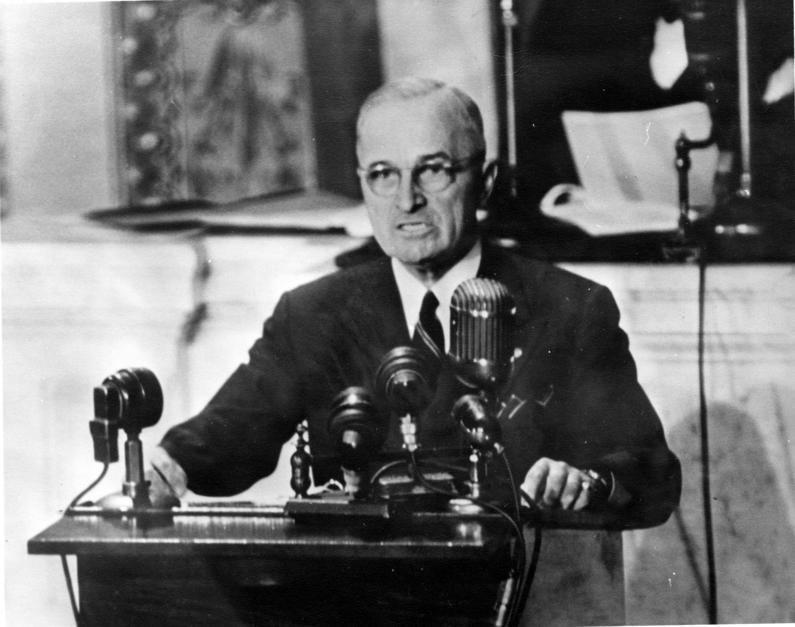 1947 - Trumanova doktrína = počátek studené války 12.