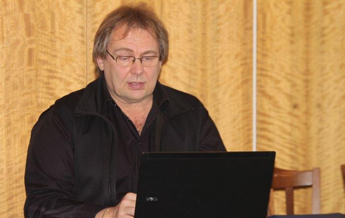 R Rozhovor 16 tedy konstatovat, že jsme se vydali na cestu správným směrem. O tom koneckonců svědčí i účast výkonného místopředsedy na jednání valné hromady a jeho prohlášení.