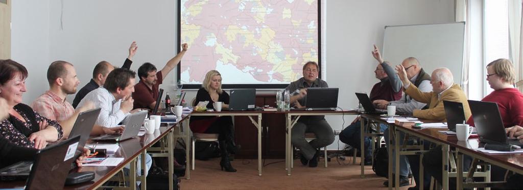 Z Z činnosti NS MAS 21 Březnové jednání výboru v penzionu ve Žlutici Výbor ve Žlutici dolaďoval valnou hromadu, řešil územní dimenzi a plánoval LEADERFEST Zejména přípravě valné hromady Národní sítě