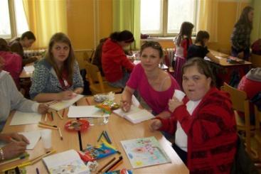 SEKUNDA V sekundě už jsme byli všichni rozkoukaný a taky jsme nebyli ty nejmladší. Novým předmětem se nám stala chemie.