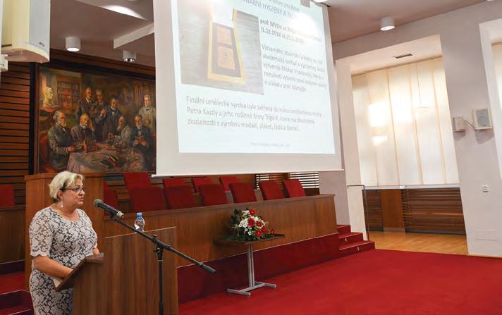 Historická sekce konference Lenfeldovy a Höklovy dny MVDr. K. Kovařík při zahájení historické sekce Lenfeldových a Höklových dnů Součástí oslav 100.