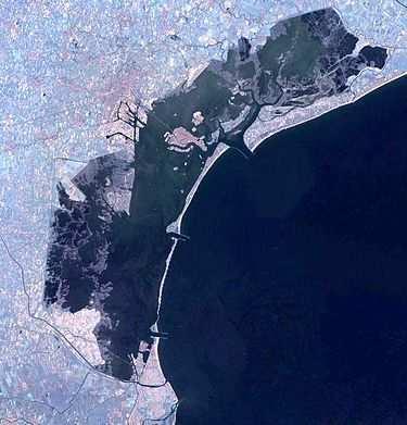 Murano Torcello Burano Mazzorbo Giudecca San Michele - hřbitov Lido di Venezia Venezia Je tu další díl Blárského Benátského Zpravodaje, vážení suchozemci!