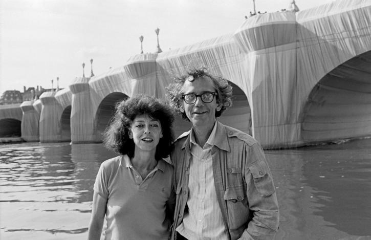 Christo a Jeanne-Claude se setkali v říjnu 1958, když měl Christo malovat portrét matky