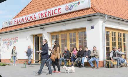 Z údajů, které máme, je vidět, že počet zákazníků pořád mírně narůstá.