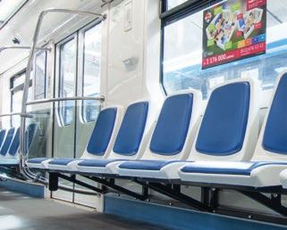 KVALITA A POHODLÍ MODERNÍ ELEKTRICKÁ VÝZBROJ Vnitřní prostor vozů metra je navržen takovým způsobem, aby nabídl komfortní prostředí