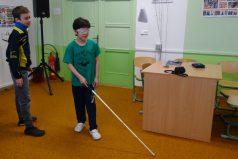 Formou hry a vzájemné spolupráce seznámil děti se životem handicapovaných lidí.