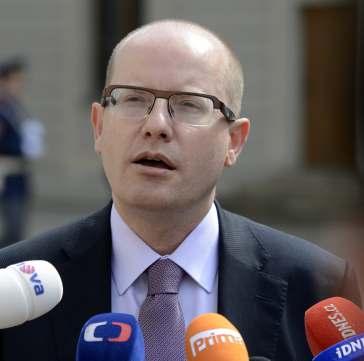 Sice výmluvný, jako ten z Prodané nevěsty, ale to je také asi jeho jediné plus. Premiér, který neumí hájit zájmy své země - by neměl stát na čele české vlády.