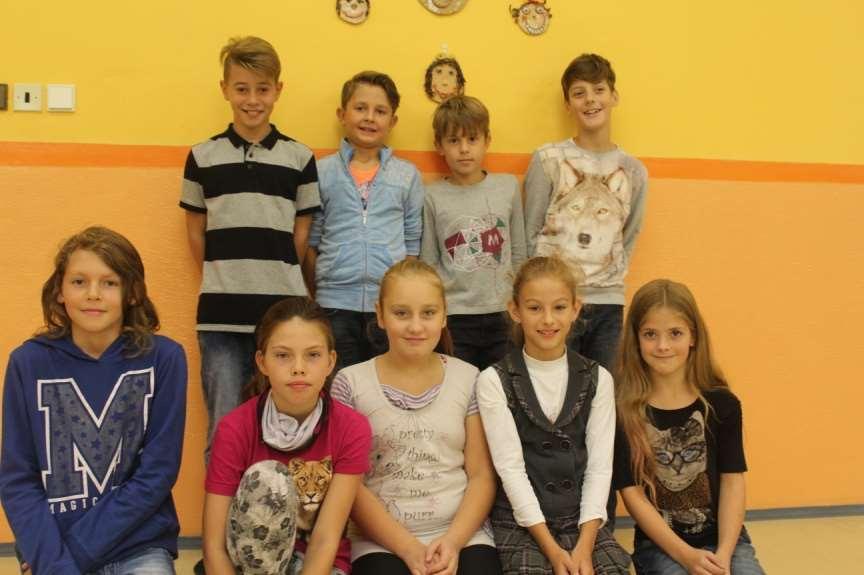 Přespolní běh V úterý 27. 9. proběhl další ročník přespolního běhu na Svárově, který se konal formou štafety. Naši školu reprezentovala čtyři družstva.