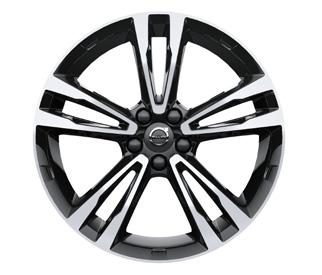 slitiny, 5 dvojitých paprsků s výbrusy v provedení Diaond Cut, černá Black, pneuatiky 235/50 29 800 Kč s 498 19 kola z lehké slitiny, 5