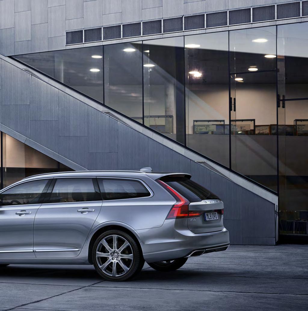 DESIGN EXTERIÉRU 7 T6 AWD Inscription 711 Stříbrná Bright Silver Metallic