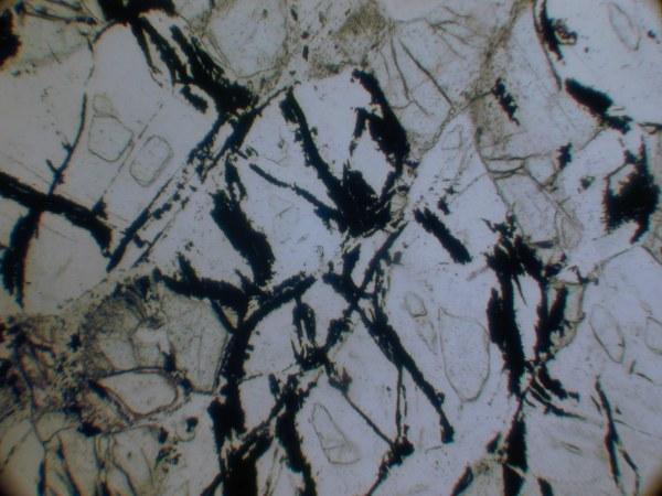 Minerály serpentinitové skupiny Smyčkovitá struktura minerálů