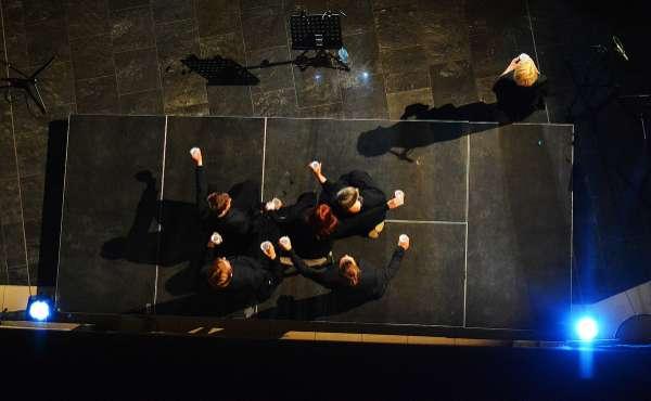 Během stejného večera zazněl v Divadle K3 koncert německého kytarového kvarteta Aleph Gitarrenquartett.