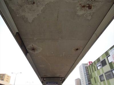 podhledu nosné konstrukce vlivem zatékání - degradace betonu a