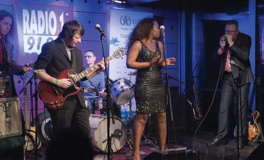 V roce 2013 jsem dokončila studia v oboru Profesní a obchodní komunikace a současně jsem propagovala své album The Blues Keeps You Alive začala jsem z toho všeho být trochu vyhořelá.