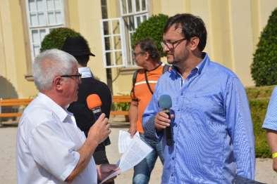 Moderátor pořadů Festivalu česneku 2018 David Pavlíček (vpravo) v rozhovoru se starostou městyse Buchlovice Ing.