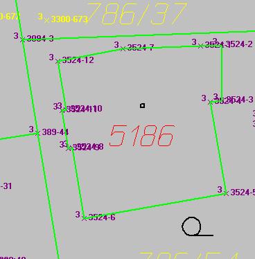 Rodinný dům na parcele st. 5186 je dosud cihlový, nemá fasádu. Kontrolní oměrné míry odpovídají kontrolním oměrným mírám uvedeným v ZPMZ 3524 na vyznačení budovy (podle 73 odst. 1) písm. d Vyhlášky č.