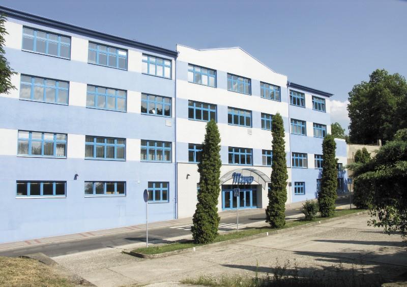 Pracoviště v areálu školy 111 žáků obor počet žáků Provoz služeb 2 21 Provoz služeb 3 7 Pečovatelské služby 1 16 Práce ve zdr. 2 11 Práce ve zdr.