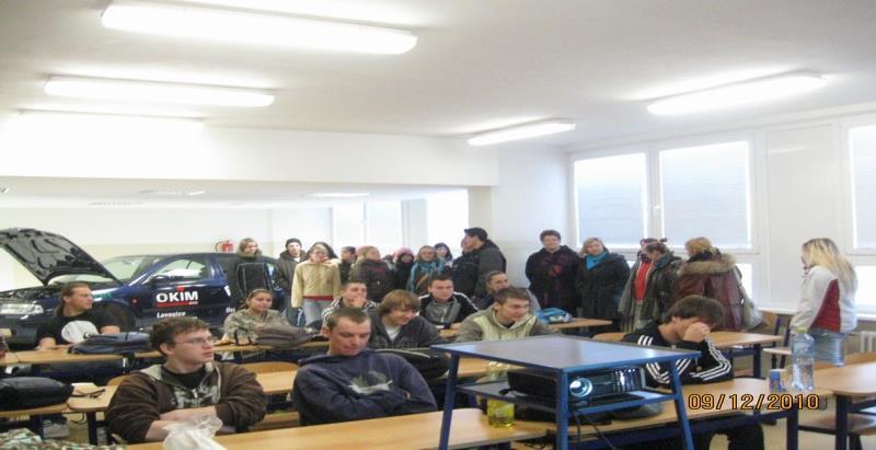 Na základě ověřeného zjištění z minulých let jsme dospěli k názoru, že je nutné vynaložit velké úsilí na propagaci a budování veřejné povědomí o naší škole.