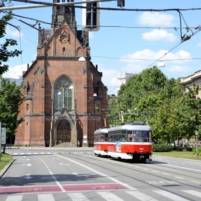 1. ZLEPŠENÍ VNÍMÁNÍ VEŘEJNÉ DOPRAVY ZE STRANY VEŘEJNOSTI Spolupráce zainteresovaných orgánů na marketingových kampaních.