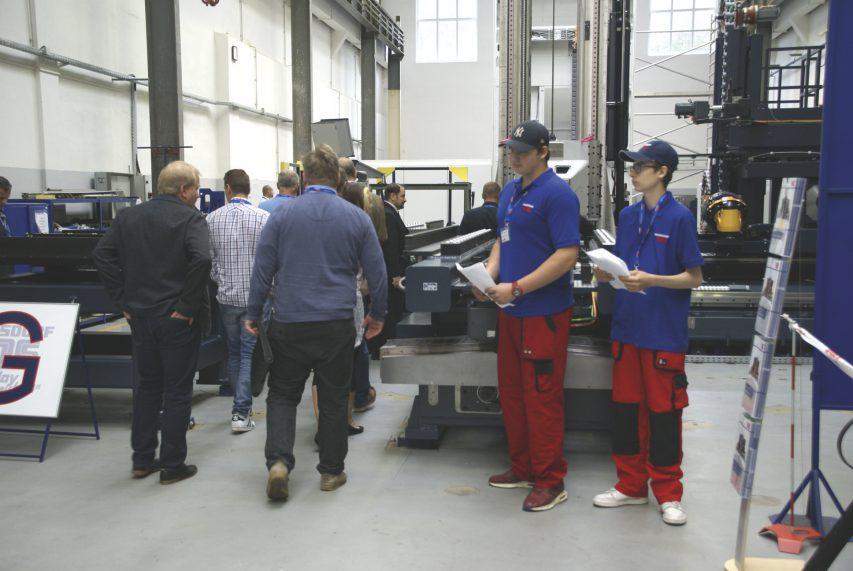 WHT 110 C, protože po oba dny byl nezakrytovaný. Po dokončení zkoušek bude stroj WHT 130 C instalován v hale Těžké mechaniky, vedle svého staršího a menšího bratra.