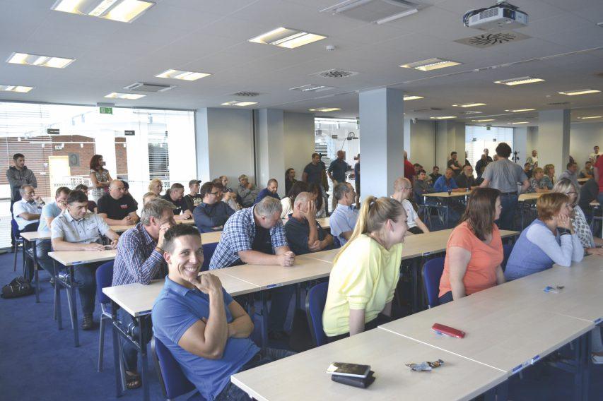 Vedení společnosti HORIZONT 279 / strana 8 Setkání vedení společnosti se zaměstnanci Nejlepší pracovníci za I.