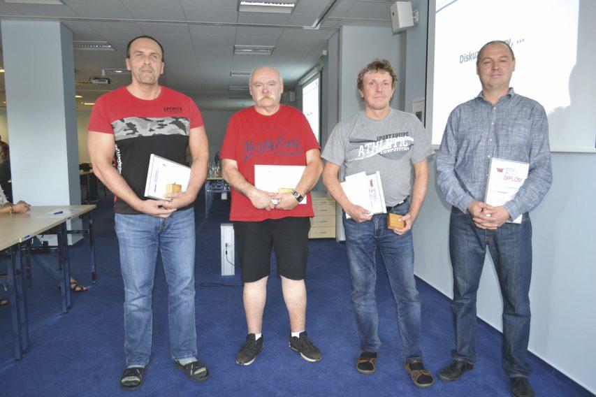 Hlavním programem tohoto setkání byly jako obvykle informace o aktuálním vývoji ve firmě, a to jak ekonomické, tak technické a organizační.