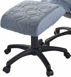 Ochranné odnímatelné potahy zvyšují odolnost židle proti ušpinění a zajišťují maximální uživatelský komfort, zejména při střídání uživatelů nebo v průmyslových provozech.