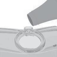 Nalijte 30 ml čisticího prostředku a 90 ml vody do nádoby na čisticí prostředek.