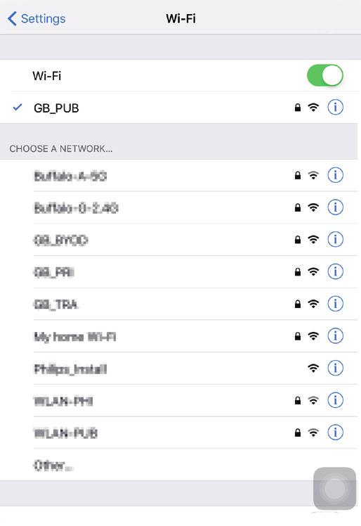 4 Podle pokynů krátce stiskněte tlačítko WI-FI SETUP na zadní straně zařízení AW5000. Kontrolka napájení/stavu začne střídavě blikat žlutě a bíle.
