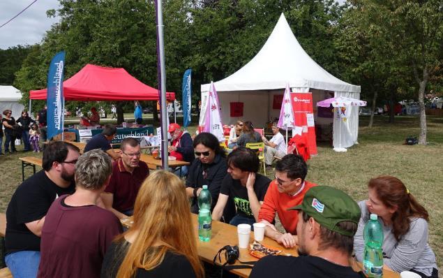 Delegace KSČM ve Vídni byla úspěšná První zářijový víkend patřil v Prateru ve Vídni již tradičně levicovému festivalu Volksstimmefest, který pořádají rakouští komunisté. CO SE UDÁLO Od soboty 2.