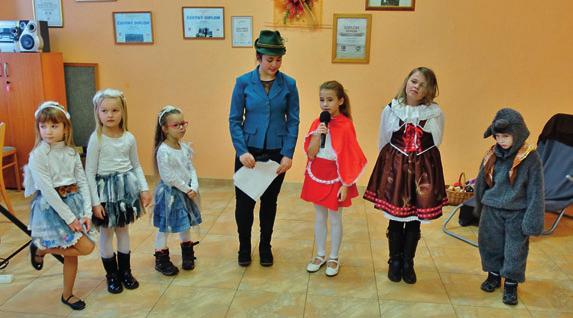 Závěrečný vydatný potlesk si děcka určitě zasloužili. Následovalo kytarové duo JEN TAK, které též bylo kladně přijato. Dechovky v podání dvou kytar vůbec nebyly špatné.