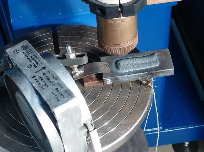 5.1.1 První fáze Při první fázi experimentu byly použity plechy z materiálu S355 o rozměrech 80 x 118 mm a 15 mm tloušťky. Povrch každého vzorku byl obroušen a očištěn od nečistot.