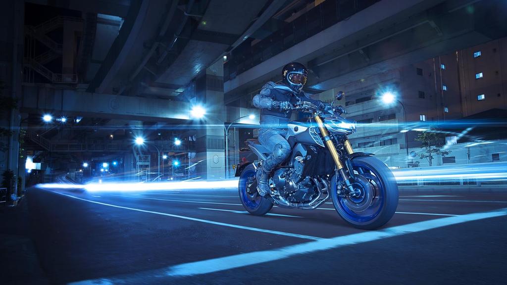 Postavte se temnotě Síly působící na temné straně Japonska nikdy nespí. Náš exkluzivní model je nejnovější stroj kategorie Hyper Naked, který rozšiřuje řadu nejprodávanějších motocyklů značky Yamaha.