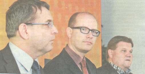 ČERVENEC 2011 TREFA STRANA 5 ZTLOUSTLI,ZESTÁRLI,ALE VLÁDNOUT ASI NECHTĚJÍ Takový dojem dělá dnes Je důvodem prázdná státní kasa, je uvědomují, že zavedené škrty, po s t á v a j í c í v e d e n í s o