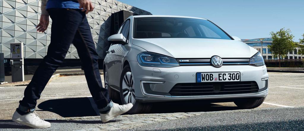 Obsah 06 08 10 12 16 18 20 22 24 26 Možnosti nabíjení Motor & Dojezdová vzdálenost Exteriér Interiér Car-Net Infotainment Asistenční systémy Originální příslušenství Volkswagen Potahy sedadel & Laky