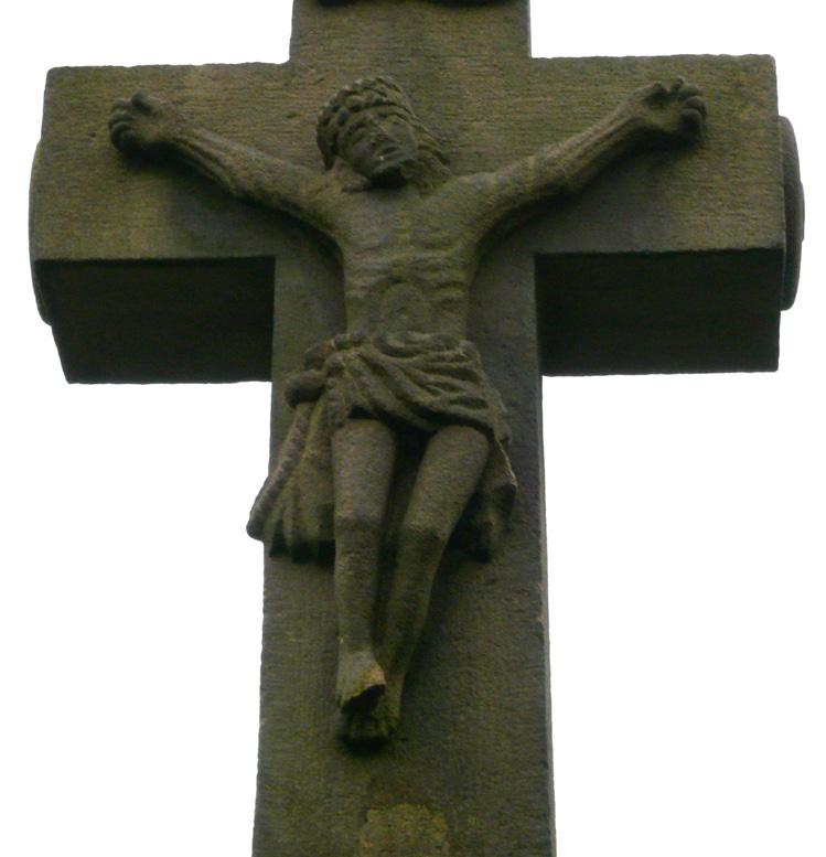 Kříž má stejný podstavec jako socha sv.