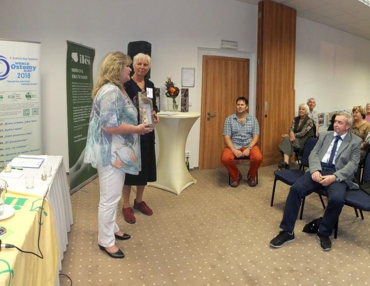 Jednou z oceněných stomasester byla i Naďa Kubíková. Největší ohlas sklidila psycholožka PhDr. Anna Surovcová. Vysvětlila, proč se vyplatí pracovat jako dobrovolník a pomáhat druhým.