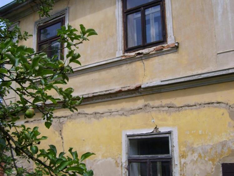 Poznámka k ceně Neuvedeno Plocha přidruženého pozemku Provize Neuvedeno Elektřina Neuvedeno Konstrukce budovy Kamenná Voda Neuvedeno Typ domu Patrový Odpad Neuvedeno Počet nadzemních podlaží 2 Plyn