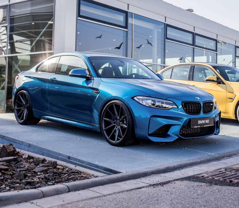 lifestyle epravo.cz ADRENALINOVÁ INSPIRACE BMW M CENTRUM V BRNĚ aneb NásledujMě.cz Brněnské BMW M Centrum společnosti Renocar rozšířilo salon pro prezentaci modelů řady BMW M.