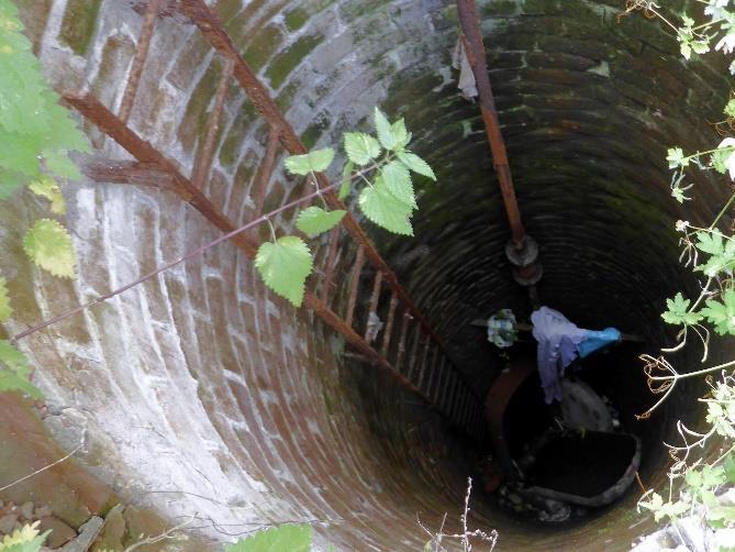 Zabezpečení studny či dvířek nemůže město provést, neboť se jedná o soukromý majetek. Podle nepotvrzených informací by mělo během 3 měsíců dojít k demolici nemovitostí u bývalé přádelny.