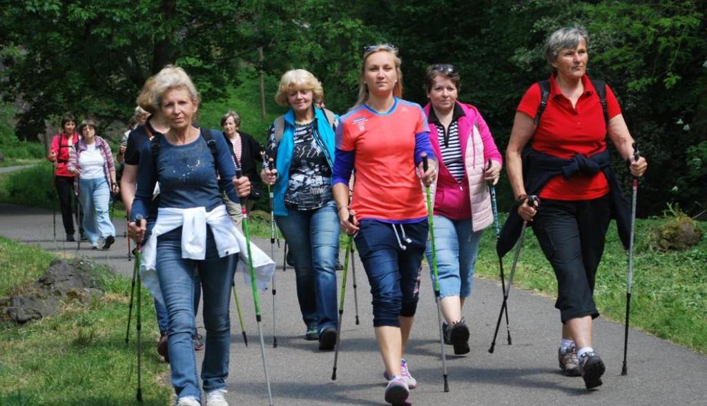 Nordic Walking Nordic Walking je jedna z nejzdravějších pohybových aktivit pro