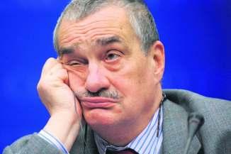 BŘEZEN 2012 TREFA STRANA 3 NEPŘÍTEL ČECHŮ ČÍSLO JEDNA Klaus: Schwarzenberg nás poškodil. Lidé z Církve husitské jsou přesvědčeni, že škodí České republice stále více.