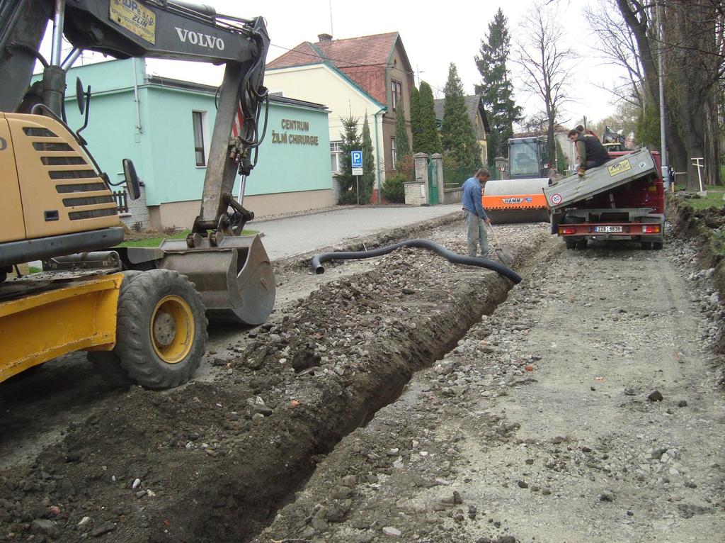 Rekonstrukce místních komunikací Lešetín II. etapa 1. 3.2012 30. 9.