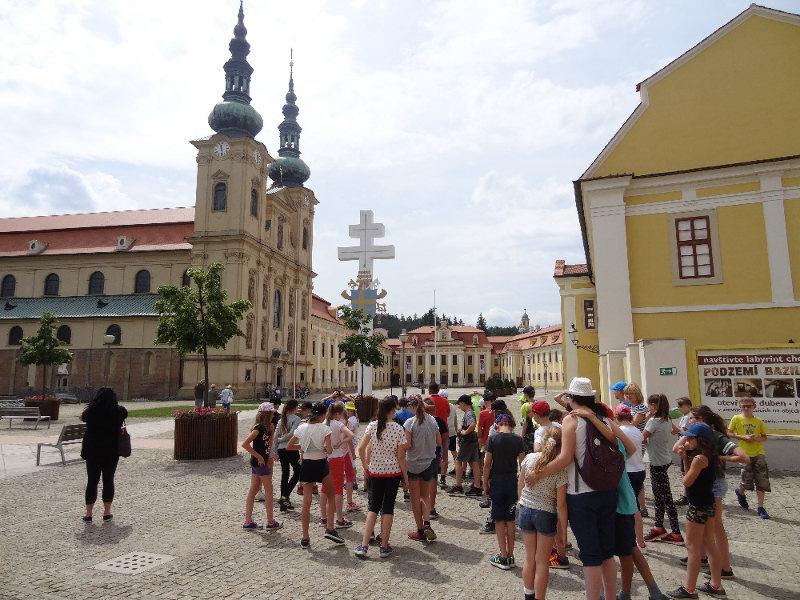 ZPRÁVY ZÁKLADNÍ A MATEŘSKÉ ŠKOLY Náš školní výlet (základní škola) Jako každý rok i letos jsme jeli se školou na výlet.