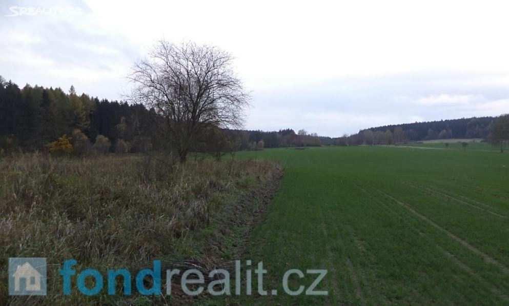 cz 8) Zemědělské pozemky Nabídková cena: 366 408 Kč Upravená nabídková cena: 34 Kč/m 2 Lokalita:
