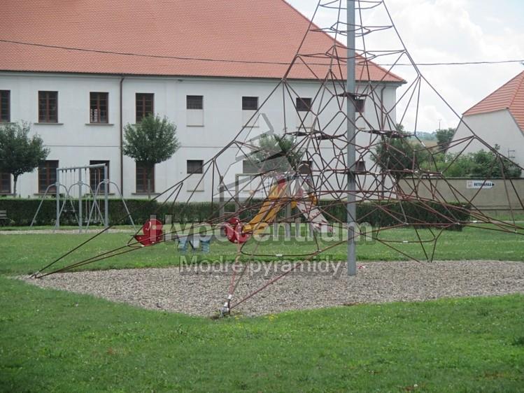 Záznam o prodeji srovnávané nemovitosti č. 3 1. Identifikace Prodej, Rodinný dům, 100 m 2, Blšany u Loun, okres Louny Celková cena: 1.499.000 Kč Adresa: Blšany u Loun, okres Louny 2.