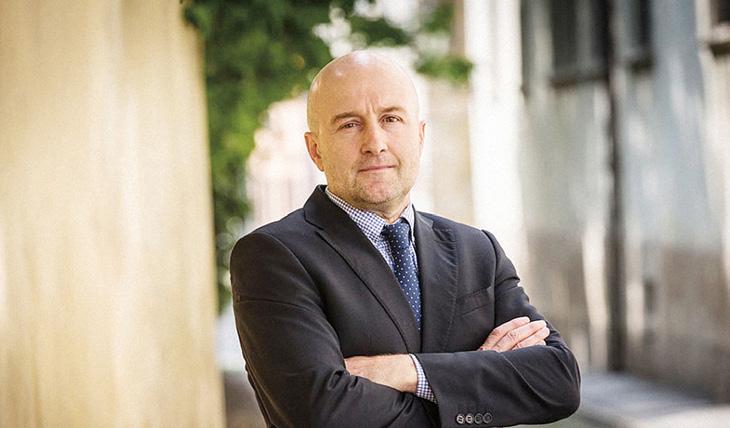 LE BTP EST AUSSI IMPORTANT EN FRANCE QU EN TCHÉQUIE/ STAVEBNICTVÍ JE STEJNĚ DŮLEŽITÉ V ČR I VE FRANCII Jean-Jacques Guillaudeau, Conseiller économique de l Ambassade de France à Prague / Jean-Jacques